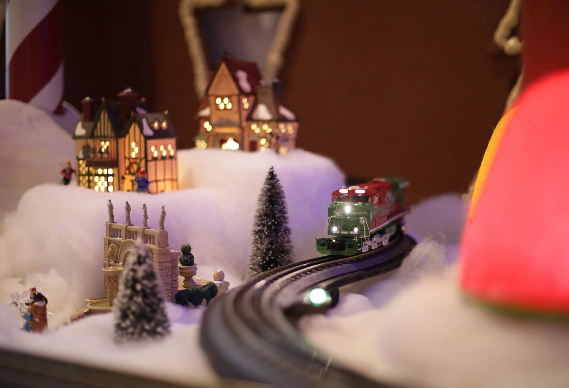 A Happy Holiday Hoopla in Hampton Roads